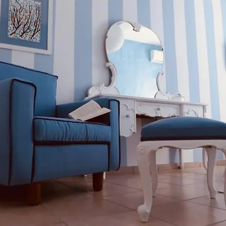 Traditional House Apartment *