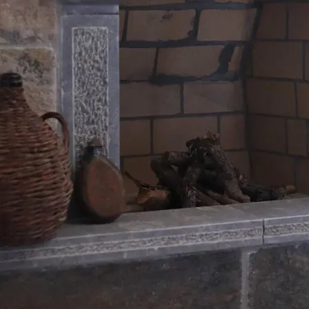 Traditional House Apartment Skinias